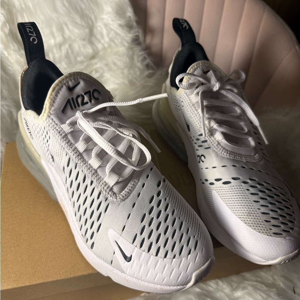 Off-White, heather grey and black Nike Air Max 270’s in women’s size 6! 🩶🤍🖤